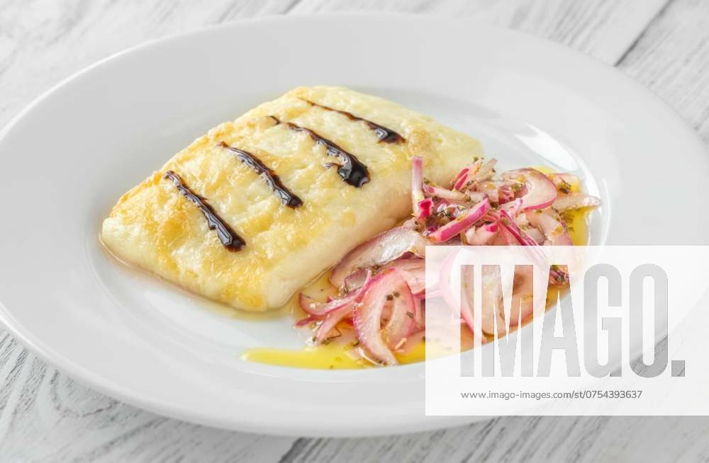 Fried greek cheese, Portion of fried greek cheese with marinated onion, Portion of fried greek cheese with marinated onion, 27.05.2024,