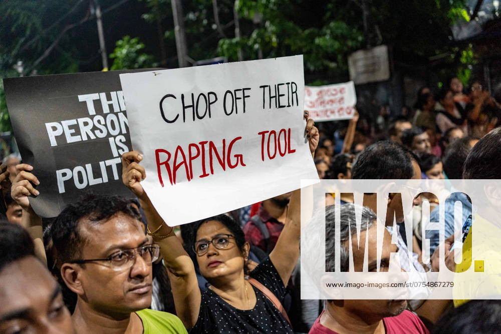 A protester holds a placard expressing her opinion during the demonstration against the gang rape in RG Kar Hospital. Thousands of activists join a mass rally in protest of a brutal rape & murder case in RG Kar Hospital, happened on 9th August, 2024 in Kolkata, India, demanding immediate justice for the victim. Kolkata India - ZUMAs197 20240815_aaa_s197_014