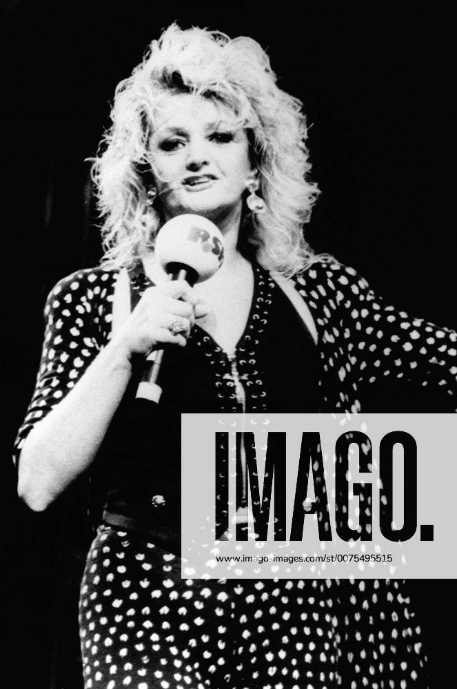 Die walisische Rock- und Popsängerin Bonnie Tyler, 1990er Jahre. Welsh rock and pop singer Bonnie Tyler, 1990s.