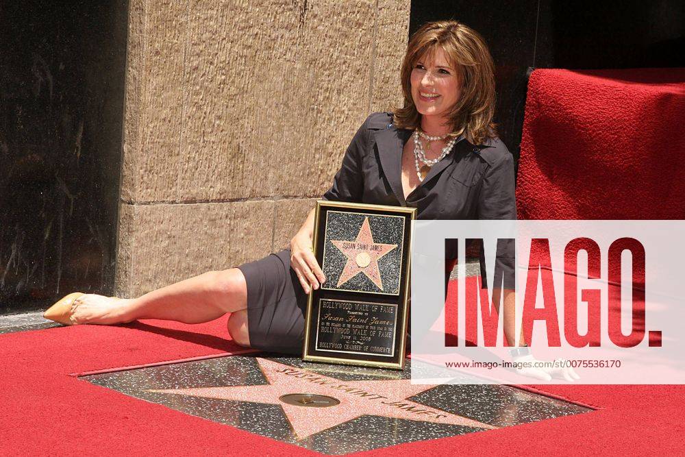 Hollywood, California, U.S. - I13366CHW.SUSAN SAINT JAMES STAR CEREMONY ON THE HOLLYWOOD BLVD WALK OF FAME .HOLLYWOOD & VINE, HOLLYWOOD, CA .06 11 08.SUSAN SAINT JAMES - ZUMAw87_ 20080611_gaf_w87_063