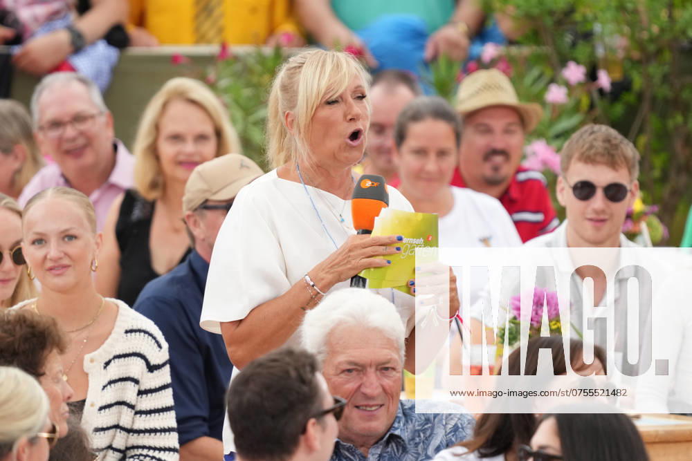 ZDF Fernsehgarten presenter Andrea Kiwi Kiewel in the entertainment show ZDF Fernsehgarten on 18 08 2024 in Mainz Mainz ZDF Fernsehgarten Rheinland Pfalz