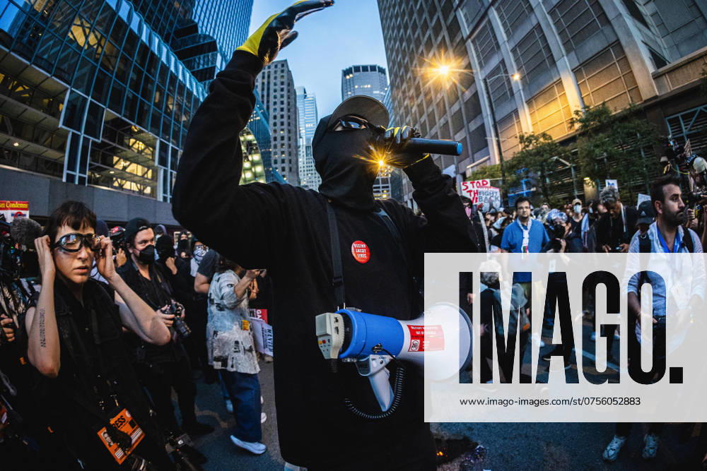 Anti-fascist, pro-Palestine protestors take the street in front of the Israeli consulate to hold a unpermited protest which resulted in multiple arrests. Chicago USA - ZUMAd256 20240820_znp_d256_078