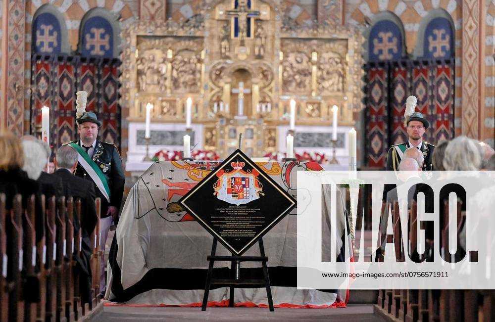 Funeral of Carl Philipp Prince of Salm Salm The coffin of Carl Philipp Prince of Salm Salm stands in St Pankratius Church in Isselburg on Friday, August 23, 2024 More than 600 invited guests attended the funeral of Carl Philipp Prin