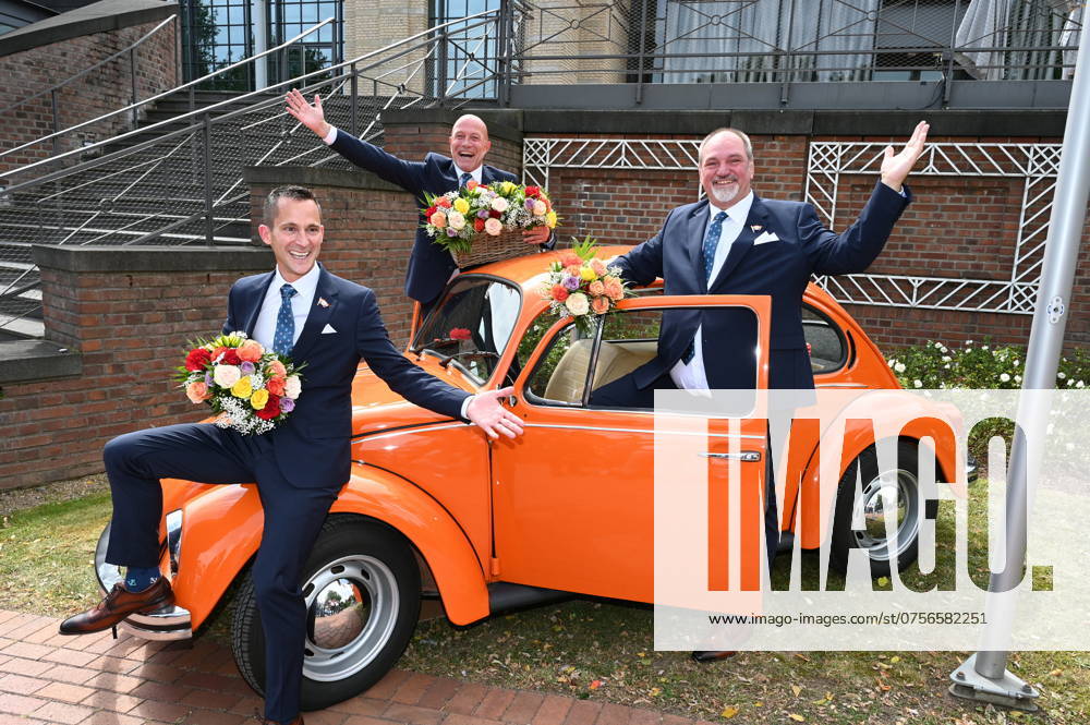 The new Cologne Carnival triumvirate for the 2024 2025 session with Maid Marlis Hendrik Ermen , Prince René I René Klöver and Farmer Michael Michael Samm , l r, from the StattGarde Colonia Ahoj e V carnival society pose at the presentation