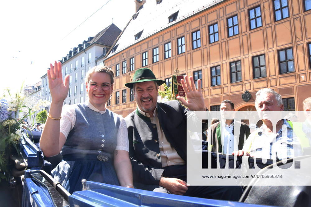 Parade Line-up Participants Eva Weber Lord Mayor Augsburg Dr Markus Soeder State Premier Augsburg 24 08 2024 Plaerrergelaende Herbstplaerrer Augsburg