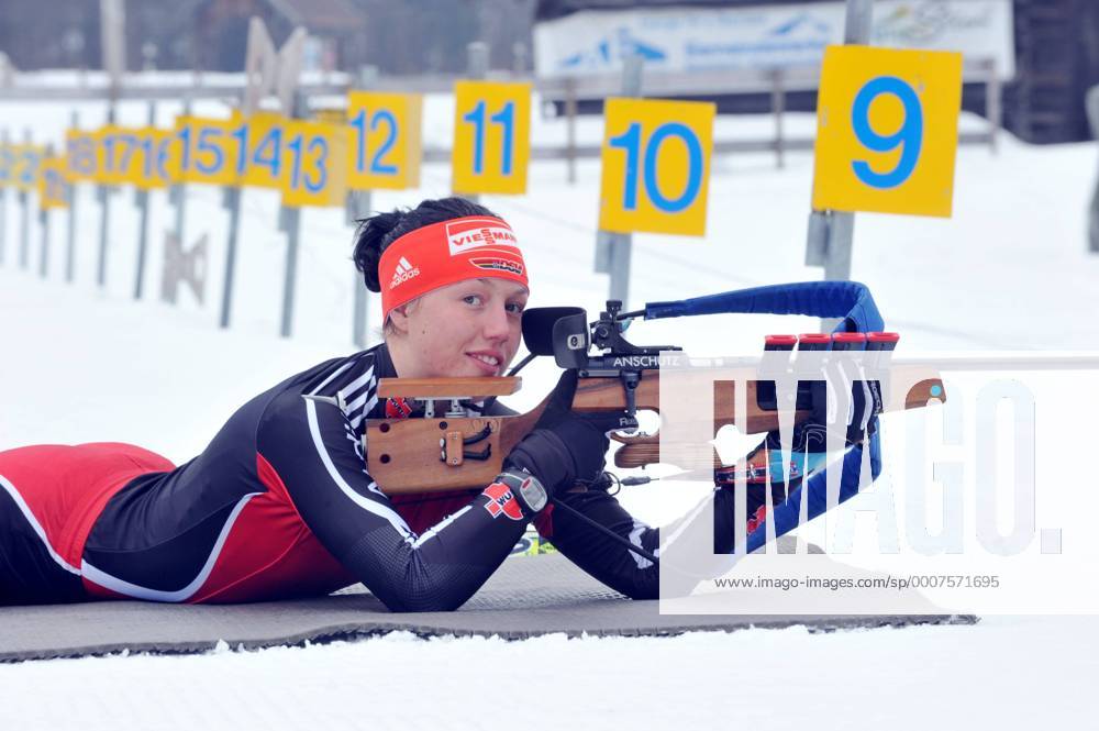 Ja zu Olympia 2018 Biathletin Laura Dahlmeier, 17 Jahre in Kaltenbrunn bei Garmisch Partenkirchen, Bayern, Training 28.02.2011