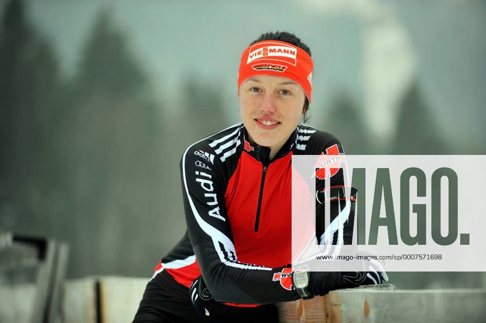 Ja zu Olympia 2018 Biathletin Laura Dahlmeier, 17 Jahre in Kaltenbrunn bei Garmisch Partenkirchen, Bayern, Training 28.02.2011