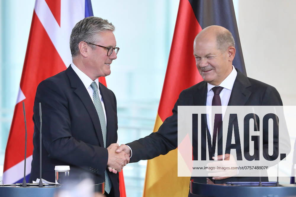 Federal Chancellery Reception of the British Prime Minister by the German Chancellor Keir Starmer and Federal Chancellor Olaf Scholz SPD
