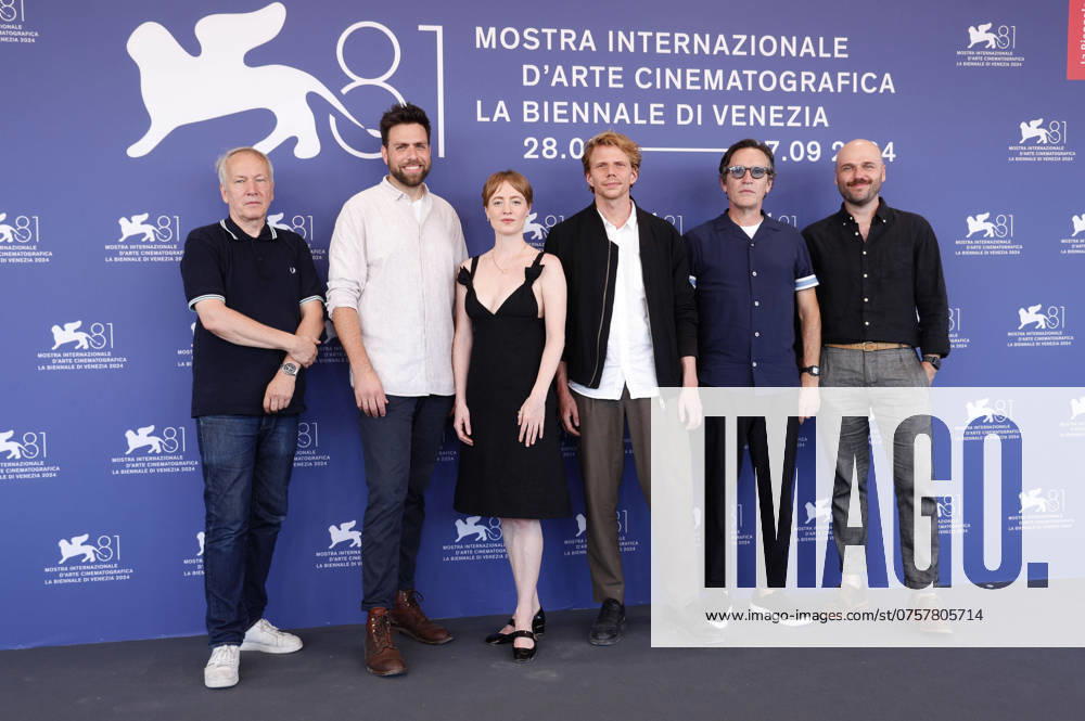 Guest, Philipp Trauer, Leonie Benesch, Tim Fehlbaum, Ben Chaplin and John Ira Palmer at the photocall for the feature film September 5 at the Biennale di Venezia 2024 81 Venice International Film Festival at the Palazzo del Casino Venice, 29 08 2024 Foto:xD.xBedrosianx xFuturexImagex september_4801