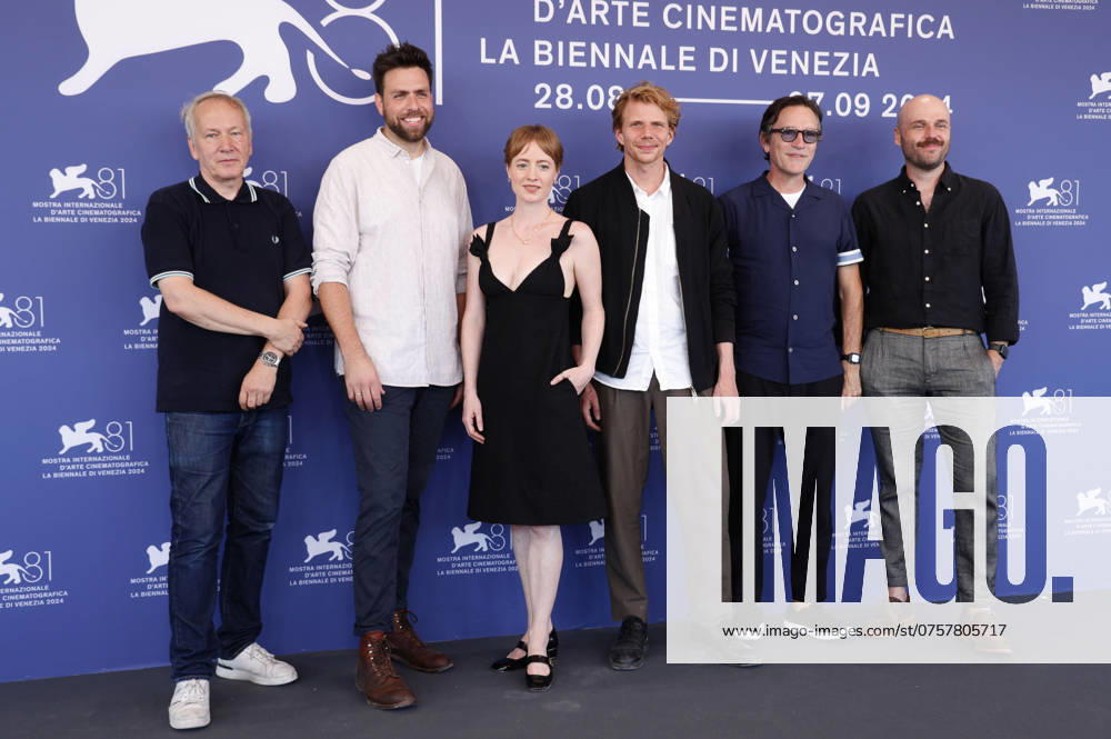 Guest, Philipp Trauer, Leonie Benesch, Tim Fehlbaum, Ben Chaplin and John Ira Palmer at the photocall for the feature film September 5 at the Biennale di Venezia 2024 81 Venice International Film Festival at the Palazzo del Casino Venice, 29 08 2024 Foto:xD.xBedrosianx xFuturexImagex september_4802