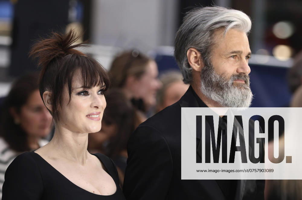Winona Ryder and Scott Mackinlay Hahn at the premiere of the movie Beetlejuice Beetlejuice at Cineworld Leicester Square London, 29 08 2024 Winona Ryder, Scott Mackinlay Hahn Foto:xD.xFuturexImage