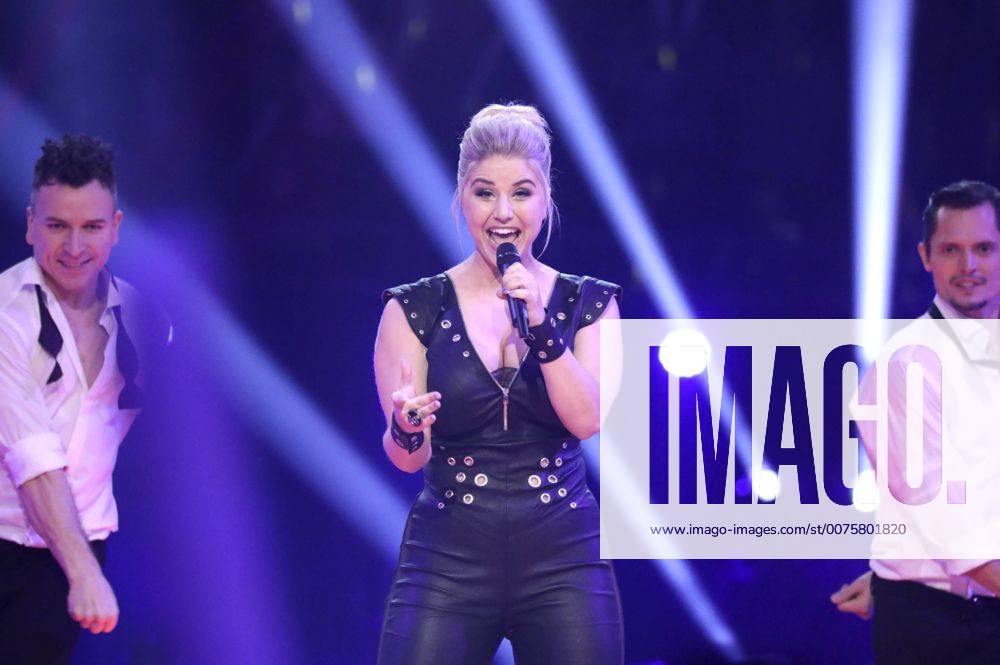 Beatrice Egli in der TV Show Schlagerchampions - Das große Fest der Besten im Velodrom. Berlin, 07.01.2017 Foto:xS.xGabschx xFuturexImage