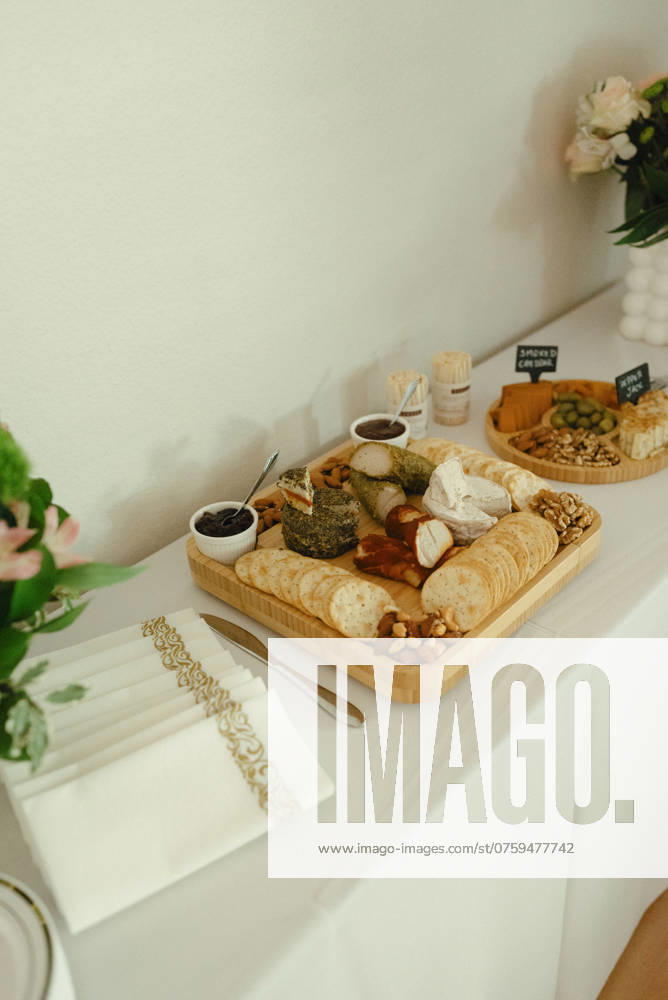Vegan cheese and charcuterie board with crackers and nuts San Diego, California, United States R_QCYJ240902A-1516377-01