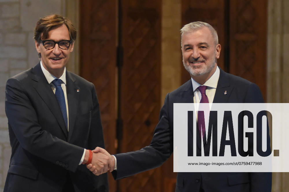 First institutional meeting between Illa and Collboni in Barcelona The president of the Generalitat, Salvador Illa, and the mayor of Barcelona, Jaume Collboni, during their first institutional meeting, at the Palau de la Generalitat, on September 4, 2024, in Barcelona, Catalunya Espana On August 23 they had a more informal meeting in which Collboni urged the head of the Catalan executive in the PSC to maintain the decree of the ERC Government in order to give legal coverage to the elimination of tourist apartments in the city of Barcelona 04 SEPTEMBER 2024 Barcelona Barcelona Barcelona Espana