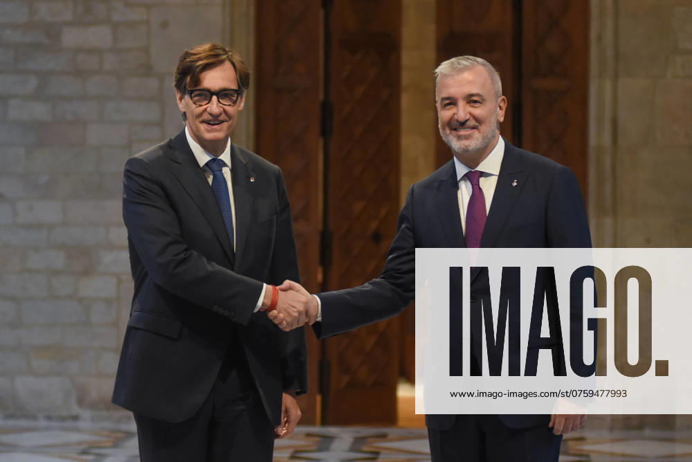 First institutional meeting between Illa and Collboni in Barcelona The president of the Generalitat, Salvador Illa, and the mayor of Barcelona, Jaume Collboni, during their first institutional meeting, at the Palau de la Generalitat, on September 4, 2024, in Barcelona, Catalunya Espana On August 23 they had a more informal meeting in which Collboni urged the head of the Catalan executive in the PSC to maintain the decree of the ERC Government in order to give legal coverage to the elimination of tourist apartments in the city of Barcelona 04 SEPTEMBER 2024 Barcelona Barcelona Barcelona Espana