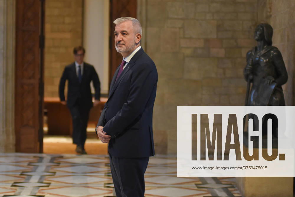 First institutional meeting between Illa and Collboni in Barcelona The president of the Generalitat, Salvador Illa, and the mayor of Barcelona, Jaume Collboni, during their first institutional meeting, at the Palau de la Generalitat, on September 4, 2024, in Barcelona, Catalunya Espana On August 23 they had a more informal meeting in which Collboni urged the head of the Catalan executive in the PSC to maintain the decree of the ERC Government in order to give legal coverage to the elimination of tourist apartments in the city of Barcelona 04 SEPTEMBER 2024 Barcelona Barcelona Barcelona Espana