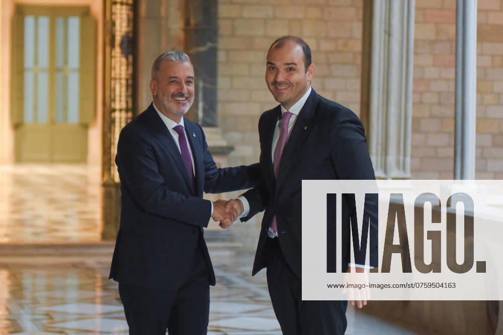 First institutional meeting between Illa and Collboni in Barcelona The Mayor of Barcelona, Jaume Collboni, and the Minister of the Presidency, Albert Dalmau, during their first institutional meeting, at the Palau de la Generalitat, on September 4, 2024, in Barcelona, Catalunya Espana On August 23 they had a more informal meeting in which Collboni urged the head of the Catalan executive in the PSC to maintain the decree of the ERC government in order to give legal cover to the elimination of tourist apartments in the city of Barcelona 04 SEPTEMBER 2024 Barcelona Barcelona Barcelona Espana