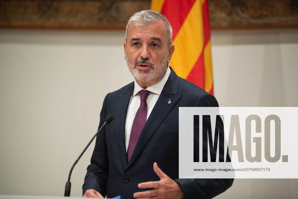 First institutional meeting between Illa and Collboni in Barcelona The Mayor of Barcelona, Jaume Collboni, gives a press conference after their first institutional meeting, at the Palau de la Generalitat, on September 4, 2024, in Barcelona, Catalonia Spain Last August 23 they had a more informal meeting in which Collboni urged the head of the Catalan executive in the PSC to maintain the decree of the ERC Government in order to give legal coverage to the elimination of tourist apartments in the city of Barcelona 04 SEPTEMBER 2024 Barcelona Barcelona Barcelona Spain