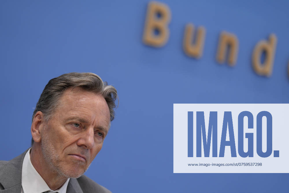 Holger Münch, President of the Federal Criminal Police Office Federal Situation Report on Organized Crime 2023, Federal Minister of the Interior Nancy Faeser, Holger Münch, President of the Federal Criminal Police Office BKA at the Federal Press Conference Berlin Berlin GER