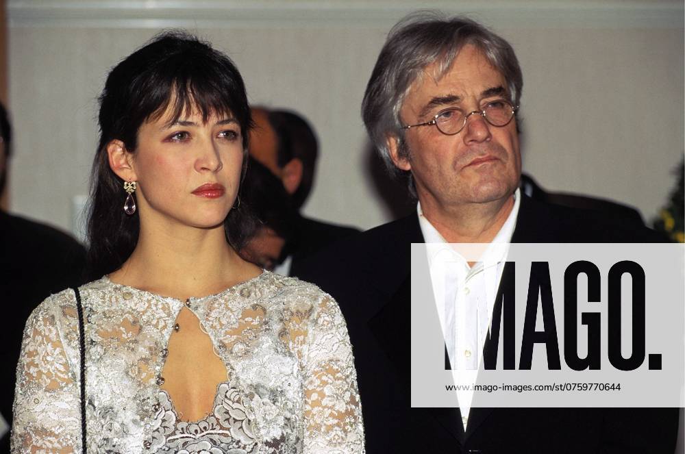 Death of Andrzej ZuBawski Sophie Marceau and Zulawski 03 23 1997. Birth of Poland for Europe with S.Marceau,Delors,Kwasniewski,Zulawski Bruxelles Belgique