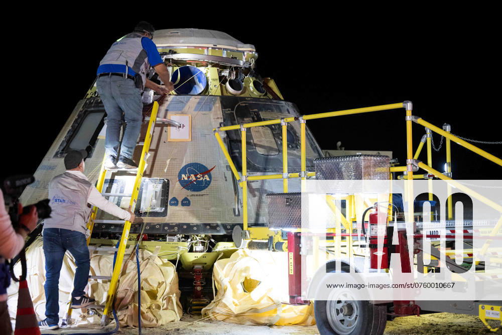 Boeing and NASA recovery teams work around the NASA Boeing Crew Flight Test Starliner spacecraft after it landed without crew at White Sands Missile Range Space Harbor, September 6, 2024 in New Mexico. The Starliner returned to earth without astronauts Butch Wilmore and Suni Williams who will remain on the International Space Station due to safety issues with the spaceship. White Sands United States of America - ZUMAp138 20240906_zaa_p138_010
