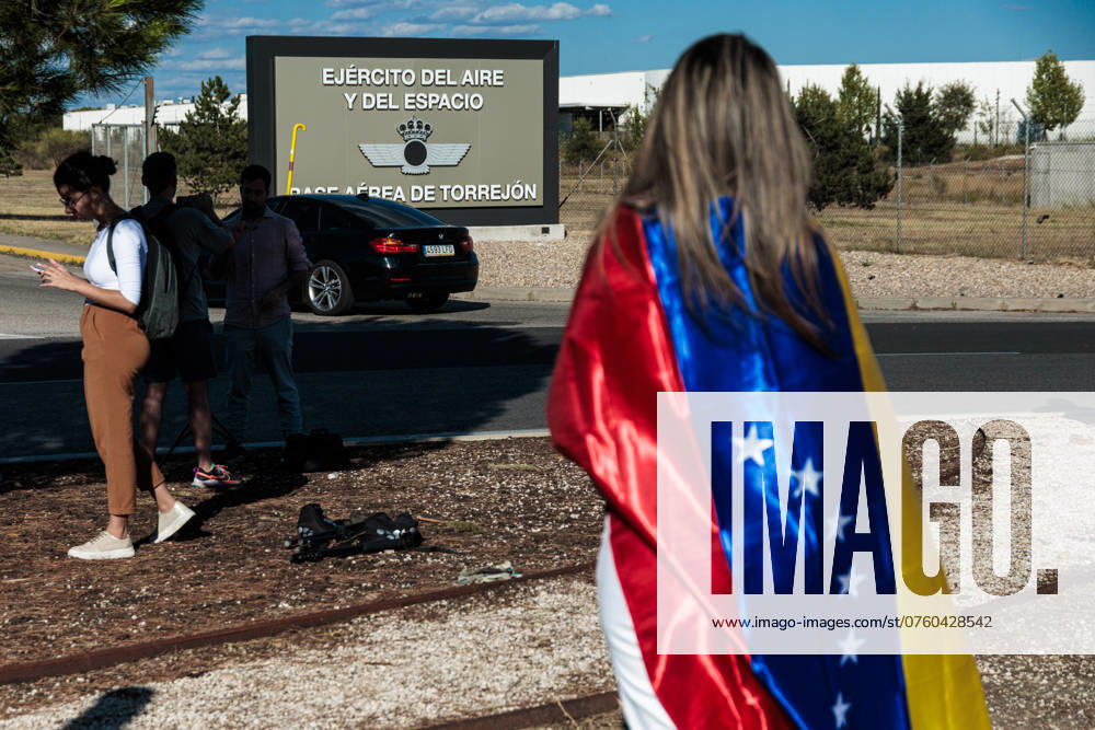 Venezuelans wait for the arrival of Edmundo González to Spain Several Venezuelans wait outside the Torrejón Air Base, on September 8, 2024, in Torrejón de Ardoz, Madrid Spain The Spanish government has informed this Sunday, September 8, 2024, that it will take in as political asylum the Venezuelan opponent Edmundo González Urrutia, who has already left Caracas in a Spanish Air Force plane, that it will receive as political asylum the Venezuelan opponent Edmundo González Urrutia, who has already left Caracas in a Spanish Air Force plane 08 SEPTEMBER 2024 Carlos Lujá Torrejon de Ardoz Madrid Torrejon de Ardoz Madrid Espana