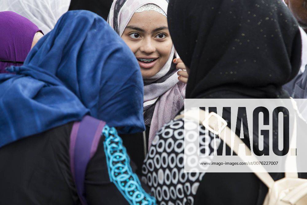 South Jakarta, Jakarta, Indonesia - Jakarta, 16 january 2017 :Daughter of Habib Rizieq (middle and smile) join the rally. Islam Front Defender held demonstration in front of Indonesian Police to report West Java .Chief of Police Anton Charliyan, demanded removal and legal process for allegedly protecting thuggery and .criminalizing ulemas. The demonstration named 161 action which held peacefully although having heavy guard.by the police. South Jakarta Indonesia - ZUMAh128 20170116_zap_h128_007