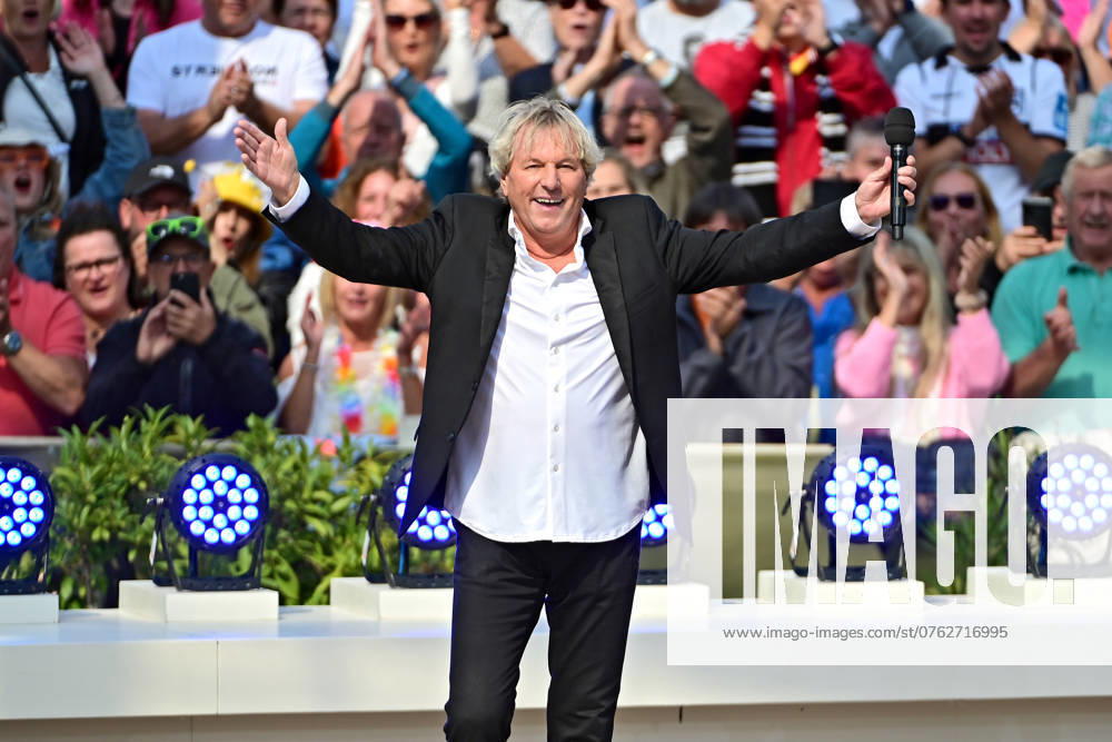 ZDF Fernsehgarten singer Bernhard Brink during the ZDF entertainment show Fernsehgarten on 15 09 2024 in Mainz 20240915MWI004591