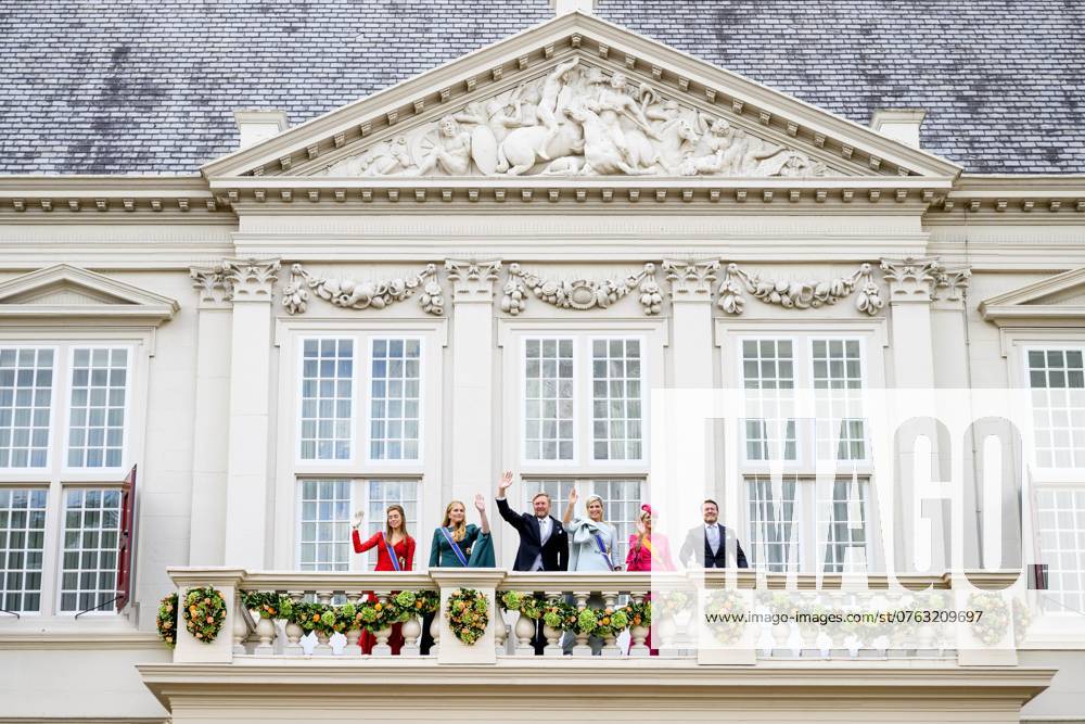 Den Haag, The Netherlands, 2024-09-17 14:17:55 THE HAGUE, 17-09-2024, Noordeinde PalaceKing Willem Alexander and Queen Maxima with Princess Amalia and Princess Alexia and Prince Constantijn with Princess Laurentien during Princess Day on the balcony of Noordeinde Palace PHOTO: NL Beeld Patrick van Emst Credit: NL Beeld Patrick van Emst