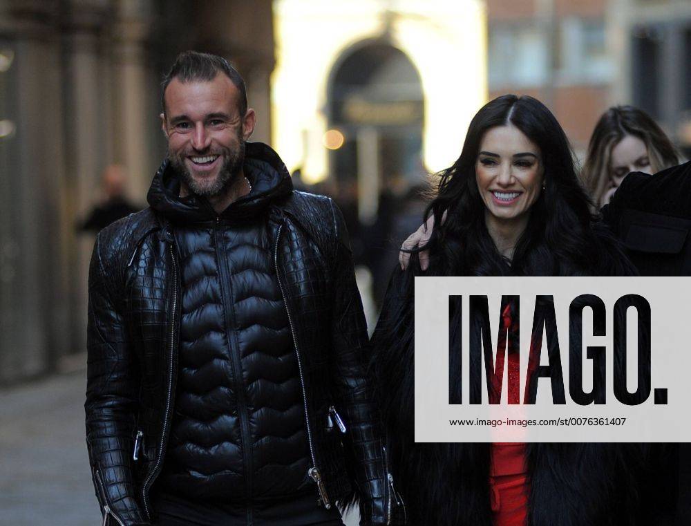 Milan, Philipp Plein and girlfriend for a walk in the center The German designer PHILIPP PLEIN surprised to stroll through the streets of the center together with the girlfriend ANDREEA SASU, Romanian model. Here they are walking on Via della Spiga, hand in hand, along with two friends, then they go to visit the new showroom opened two days ago in Corso Venezia.