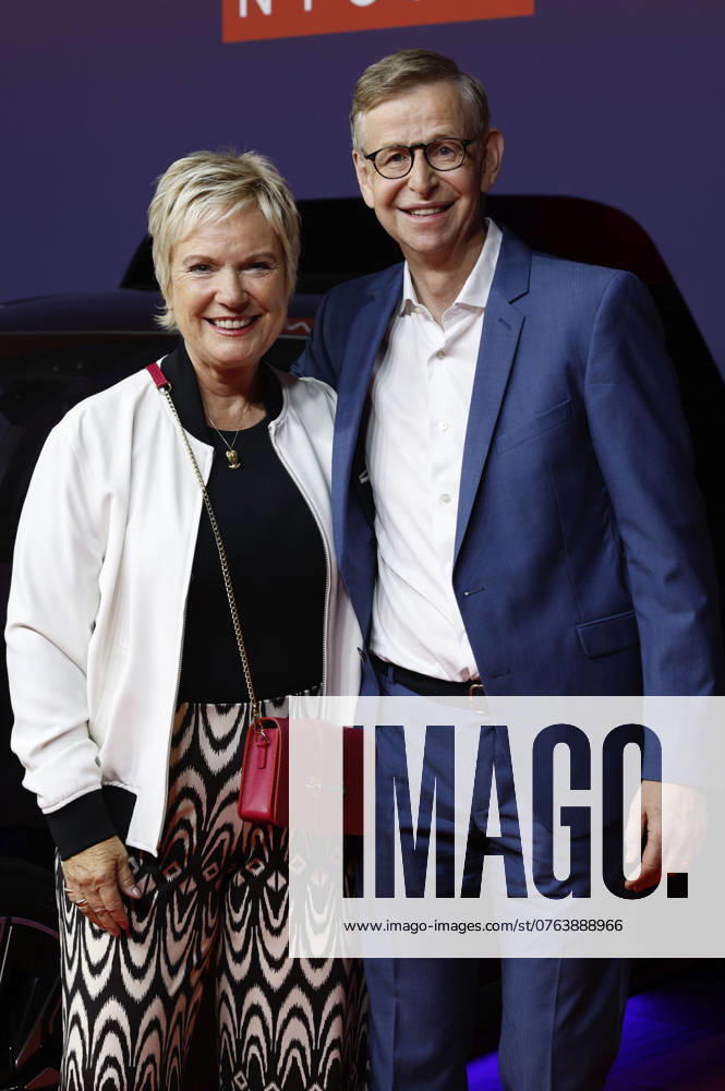 Birgit Lechtermann and Ingo Kersting at the Bunte BMW Night at the Philara Collection Museum Düsseldorf, 19 09 2024 Foto:xR.xStoffelsx xFuturexImagex bunte_bmw_4943