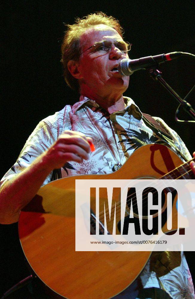 Jul 02, 2006; Myrtle Beach, SC, USA; Musician COUNTRY JOE McDONALD performs live as his 2006 tour makes a stop at Barefoot Landing located in Myrtle Beach. Mandatory - ZUMAm78_ 20060702_mkh_m78_889