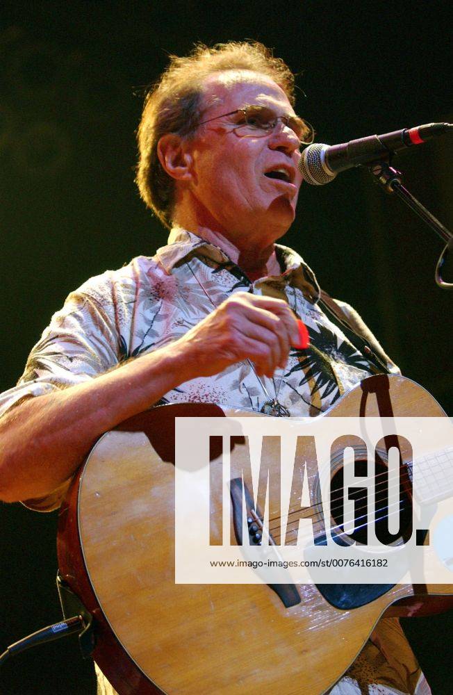 Jul 02, 2006; Myrtle Beach, SC, USA; Musician COUNTRY JOE McDONALD performs live as his 2006 tour makes a stop at Barefoot Landing located in Myrtle Beach. Mandatory - ZUMAm78_ 20060702_mkh_m78_891