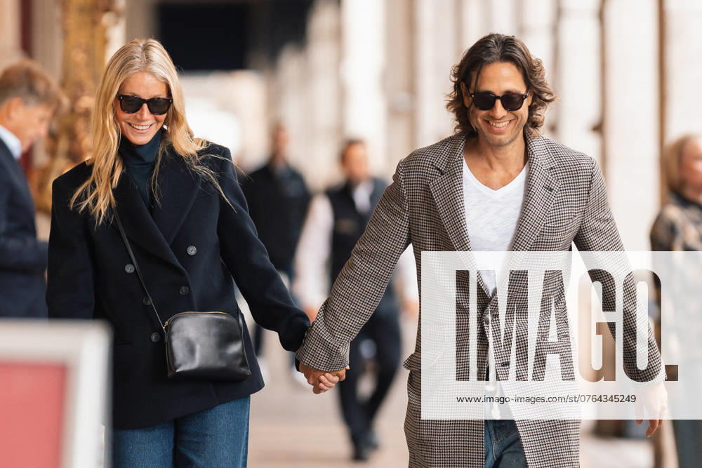 Exclusive Gwyneth Paltrow and her husband Brad Falchuck enjoy a romantic stroll through the streets of Paris during Paris Fashion Week PFW Exclusive Gwyneth Paltrow and her husband Brad Falchuck enjoy a romantic stroll through the streets of Paris during Paris Fashion Week PFW , in Paris, France, on September 24, 2024 Pierre Perusseau Bestimage Exclusive Gwyneth Paltrow and her husband Brad Falchuk enjoy a romantic stroll through the streets of Paris during Paris Fashion Week PFW , in Paris, France, on September 24, 2024 Paris France