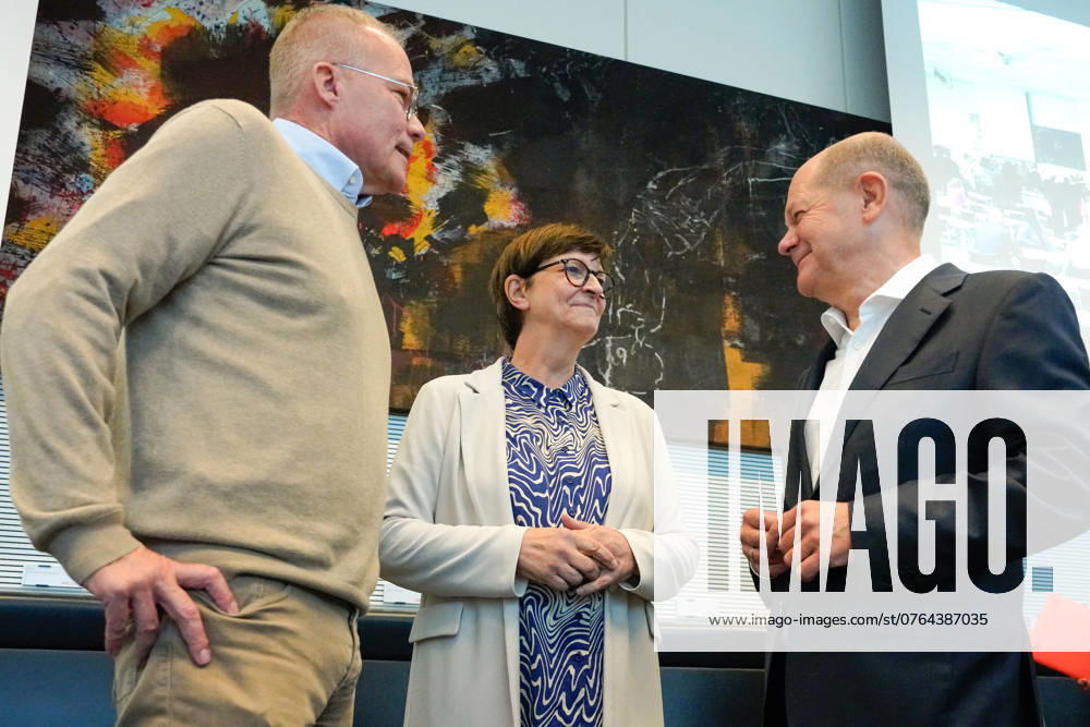 SPD Bundestag parliamentary group, opening pictures of SPD parliamentary group meeting, Matthias Miersch, Saskia Esken, party chairwoman, Federal Chancellor Olaf Scholz Berlin Berlin GER