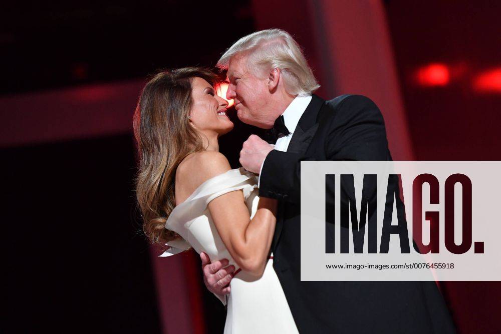 Themen der Woche President Donald Trump and First Lady Melania Trump dance at the Liberty Ball at the Washington Convention Center on January 20, 2017 in Washington, D.C. Trump will attend a series of balls to cap his Inauguration day. WAP20170120140 KEVINxDIETSCH