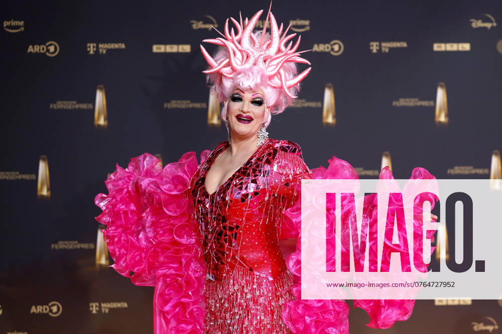 Drag queen Olivia Jones shows off her trained body on the red carpet at the German Television Award 2024 at the MMC Studios in Ossendorf Cologne, 25 09 2024 NRW Germany