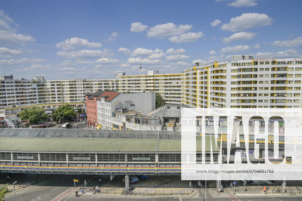 U station, social housing, Kreuzberg center, Kottbusser Tor, Kreuzberg, Berlin, Germany