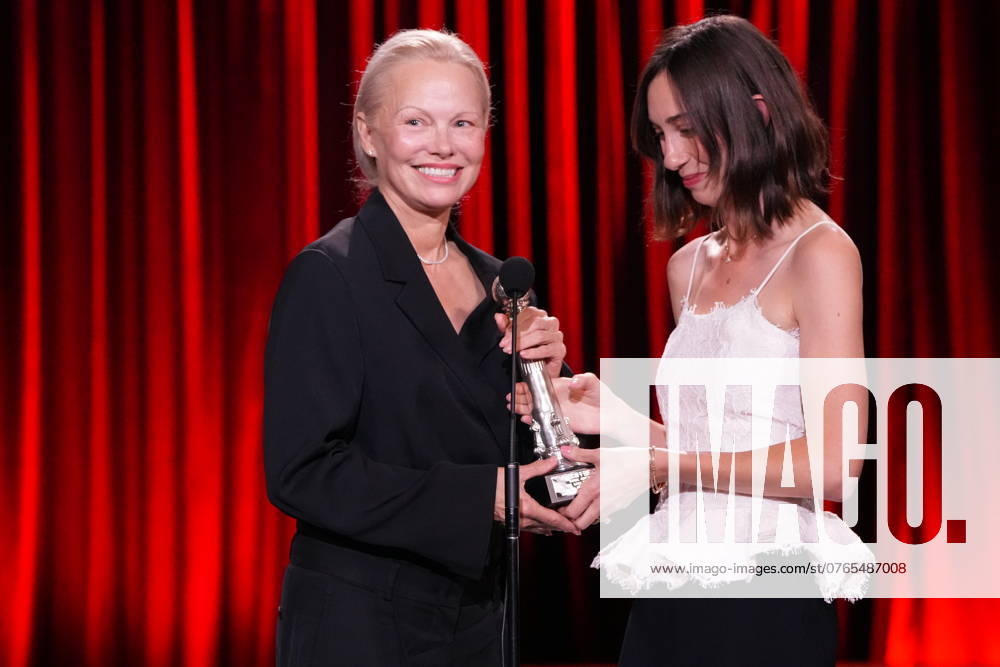 Closing Gala of the 72nd edition of the San Sebastian Festival Actress Pamela Anderson and director Gia Coppola receive the Special Jury Award for the entire cast of the film The Last Showgirl , during the Closing Gala of the San Sebastian Festival, at the Kursaal Conference Center, on September 28, 2024, in San Sebastian, Guipuzcoa, Basque Country Spain Today is the closing of the San Sebastian Festival, which in its 72nd edition has had a total of 254 titles, 172 feature films, 4 medium-length films, 73 short films and 5 series from 53 countries, selected from a total of 4 813 films screened 28 SEPTEMBER 2024 CLOSING SSIFF KURSAAL FILM FESTIVAL FILM FESTIVAL FILM GALA ACTORS ACTRESSES SILVER CONCHA GOLD CONCHA DIRECTORS FILMS LONG FILMS
