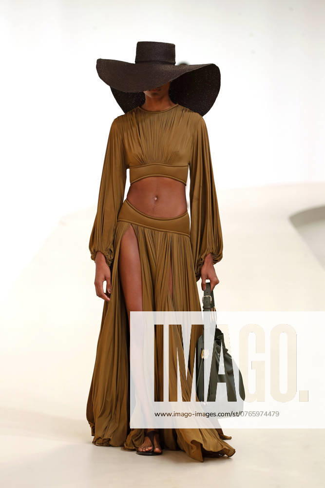 Zimmermann Ready To Wear Spring Summer 2025 Paris Fashion Week, 30 September 2024 Zimmermann Ready To Wear Spring Summer 2025 Paris Fashion Week, 30 September 2024, Credit:Zeppelin Avalon