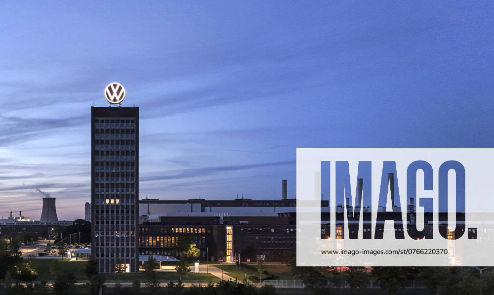 Volkswagen VW logo on the brand tower at Group headquarters in Wolfsburg, 29 09 2024 The Volkswagen Group has announced cost-cutting measures for its German plants Wolfsburg Lower Saxony Germany