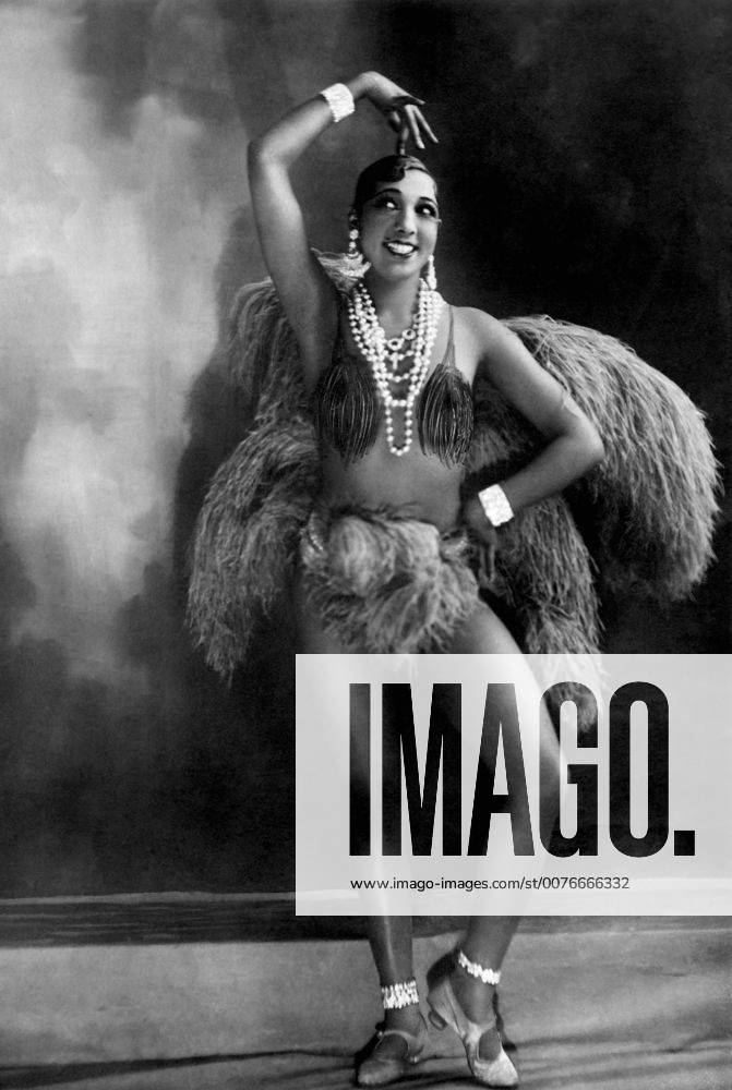 IMAGO ICONS: Josephine Baker March 21, 2006 - Josephine Baker, La Folie Du Jour revue at Folies-Bergere, Paris, 1926 - ZUMAg145 20060321_zap_g145_791