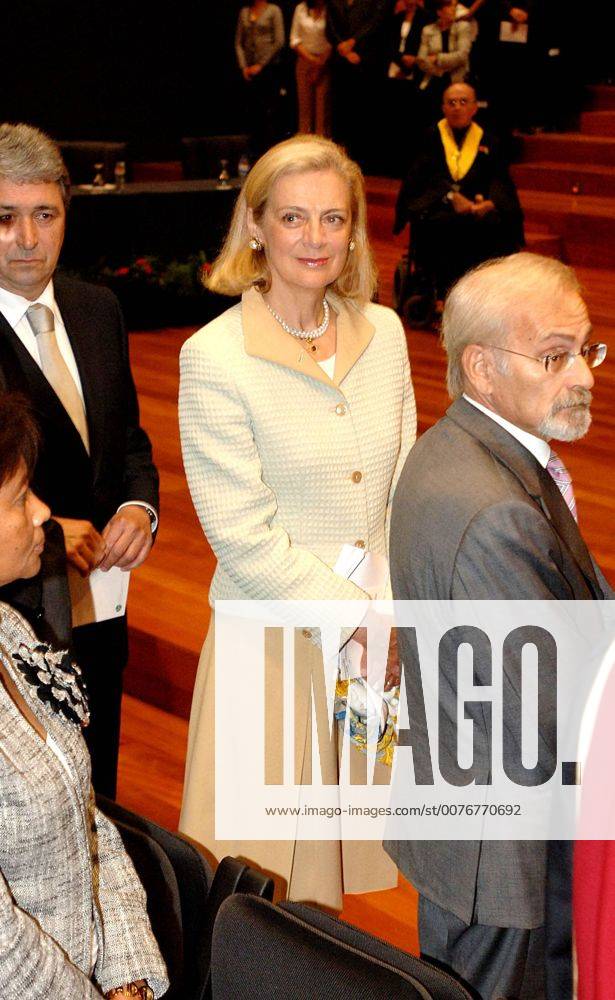 Oct. 12, 2005 - Lisbon, Portugal - 20051012: LISBON, PORTUGAL United Nations General Secretary Kofi Annan was honoured by University Nova of Lisbon with the Honoris Causa degree due to his contribution on help of man kind in terms of human rights, cultural values and defense of world-wide patrimony. Portuguese President Jorge Sampaio, Minister of Cience Jose Mariano Gago and Foreign Affair Minister Diogo Freitas do Amaral, as godfather of Kofi Annan attended the ceremony. in picture Mrs Nane Annan..K45521. ALVARO ISIDORO LisbonFILES 2005. - ZUMAg49_ 20051012_gaf_g49_221