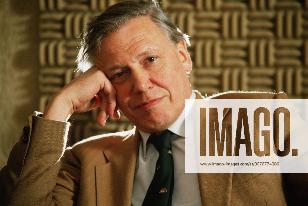 IMAGO ICONS: Sir David Attenborough David Attenborough, television narrator on October 27, 1987. - ZUMAw85_ 20051015_zaf_w85_044