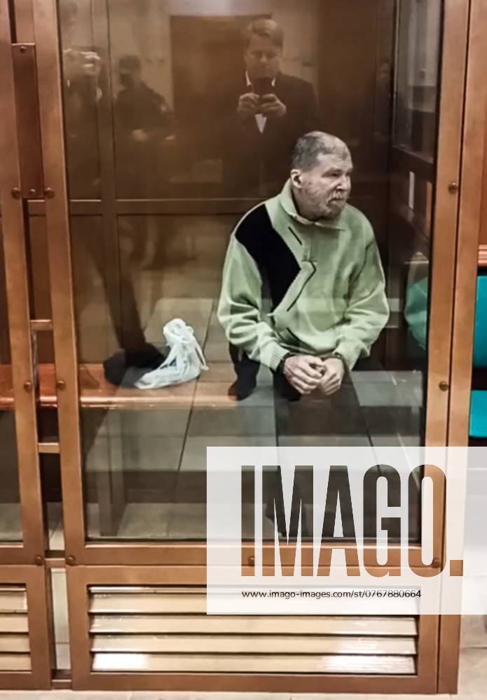 Russland, Stephen Hubbard, Staatsbürger der USA, in Moskau vor Gericht RUSSIA, MOSCOW - OCTOBER 7, 2024: US citizen Stephen Hubbard, 72, charged with fighting as a mercenary for Ukraine, receives a prison sentence of 6 years and ten months during a hearing at the Moscow City Court. Video screen grab. Best quality available. Moscow City Court TASS 74780398
