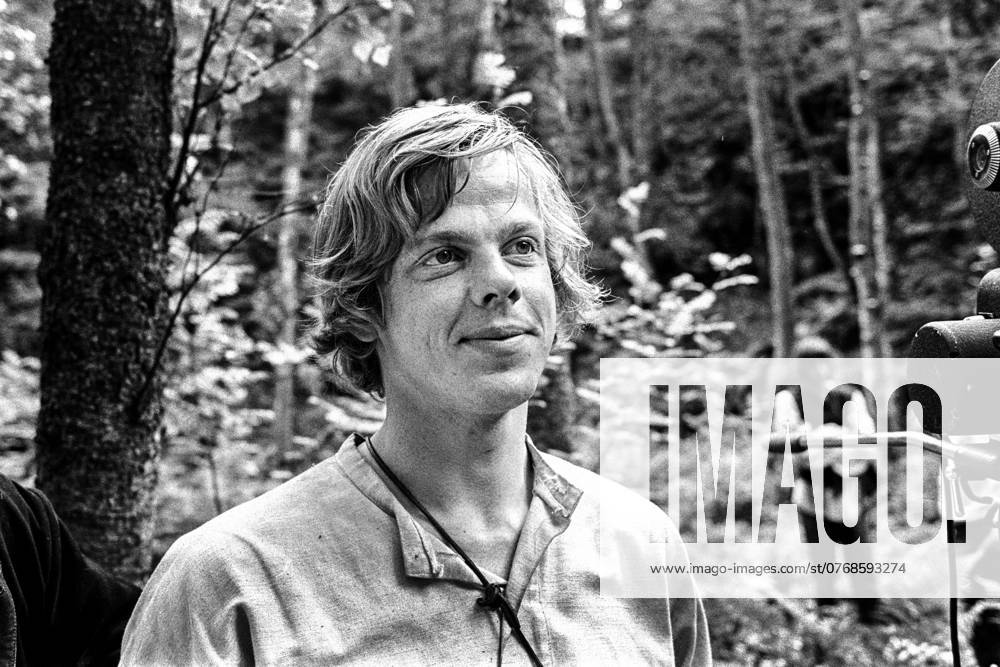 SKANE LJUNGBYHED 1971 07 01 Recording of the SNAPPHANE BOY Adventure series on TV in six episodes by Bo Sköld and Max Lundgren directed by Jan Hemmel First broadcast 1972 03 11 Here the actor Krister Henriksson is seen, as the boy Pal Ljungbyhed Sweden