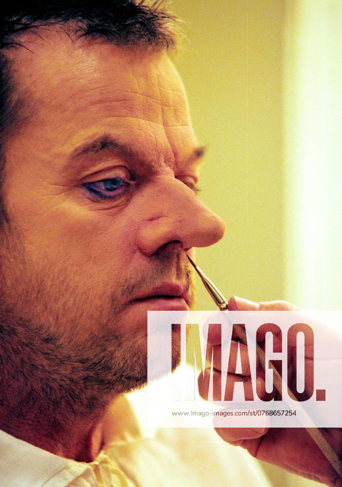 19990302 KRISTER HENRIKSSON WON FOR THE MAIN ROLE IN CYRANO DE BERGERAC AT THE DRAMAT PHOTO TOMMY PEDERSEN CODE 36 COPYRIGHT SCANPIX SWEDEN