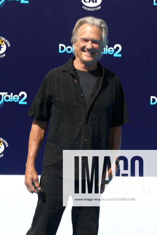 USA - Dolphin Tale 2 Prmiere - Los Angeles LOS ANGELES - SEP 7: Kris Kristofferson at the Dolphin Tale 2 Prmiere at Village Theater on September 7, 2014 in Westwood, CA Westwood CA USA