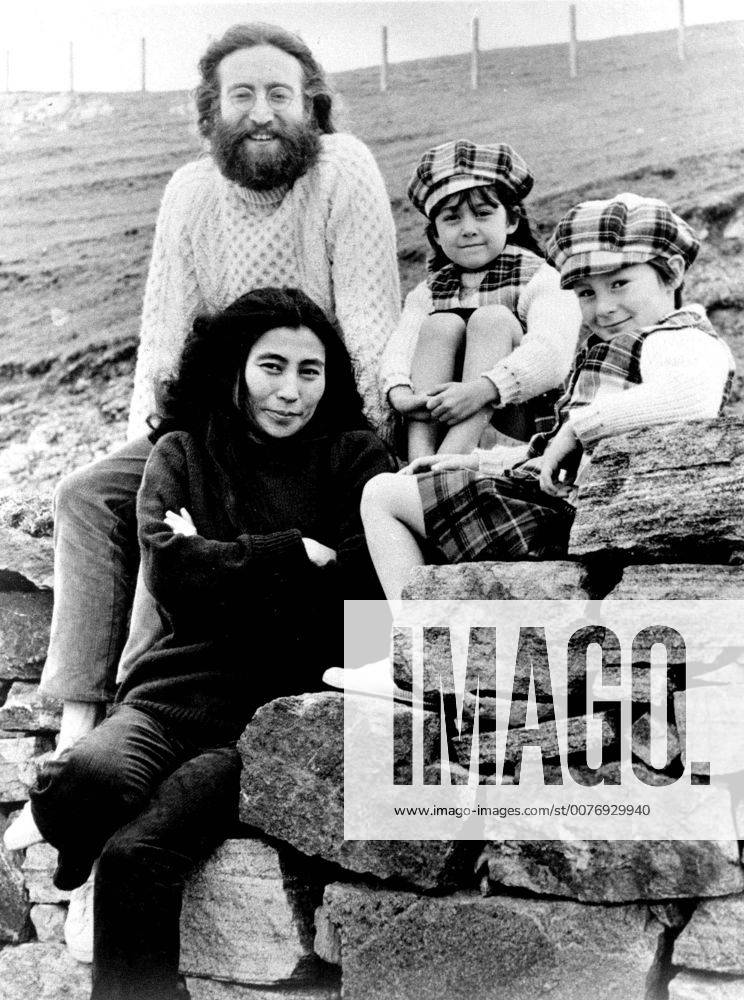 Aug. 19, 2005 - JOHN LENNON AND HIS WIFE YOKO ONO WITH THEIR CHILDREN BY PREVIOUS MARRIAGES, JOHN S SON, JULIAN, 6 AND YOKO S DAUGHTER KYOKO, 5 IN SUTHERLAND, SCOTLAND..1969.1960S.SUPPLIED BY - ZUMAg49_ 20050819_gaf_g49_395