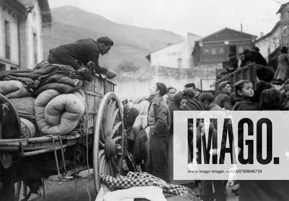 Orig caption SPANISH REFUGEES AT THE PYRENEAN FRONTIER At Prats de Mollo, refugees who have just arrived with the little they could take with them, waiting for a decision to be made about their safety February 2, 1939 Note Spanish Civil War armed conflict between right wing and left wing forces in Spain 1936 39 CD621 sites SPAIN FRANCE sp sw